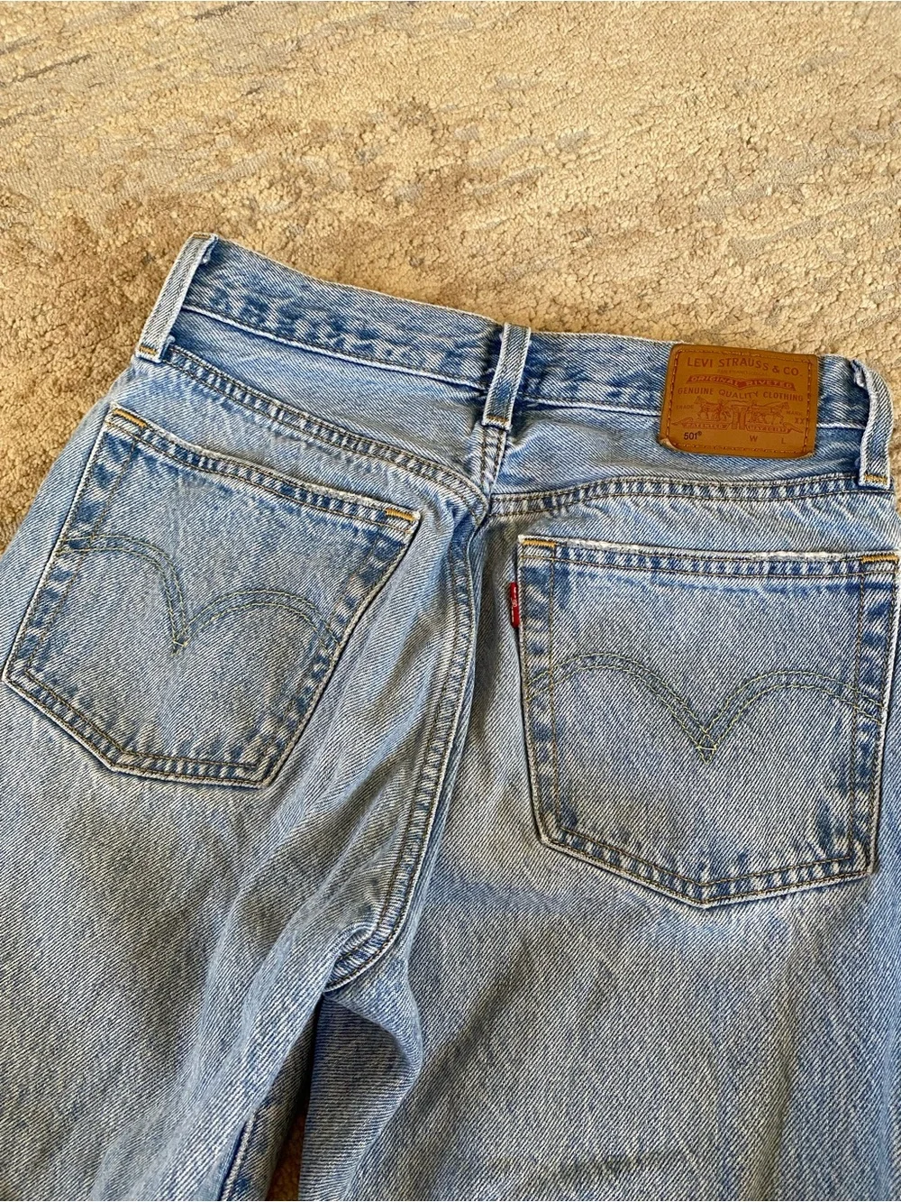 Levi’s 501 Distressed Blue Jeans Straight Leg Light Wash Button Fly High Rise 25